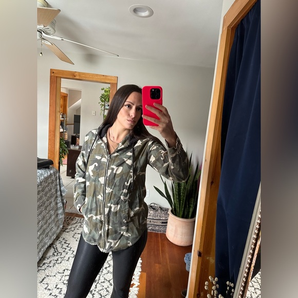 • H & M Cami zip up. - Picture 3 of 8